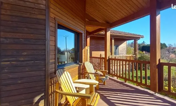 Belle maison avec chalet vue Pyrénées à Tieste-Uragnoux