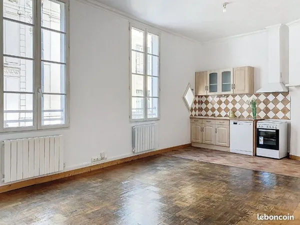Avignon Intra Muros - T4 avec 3 chambres calme et lumineux