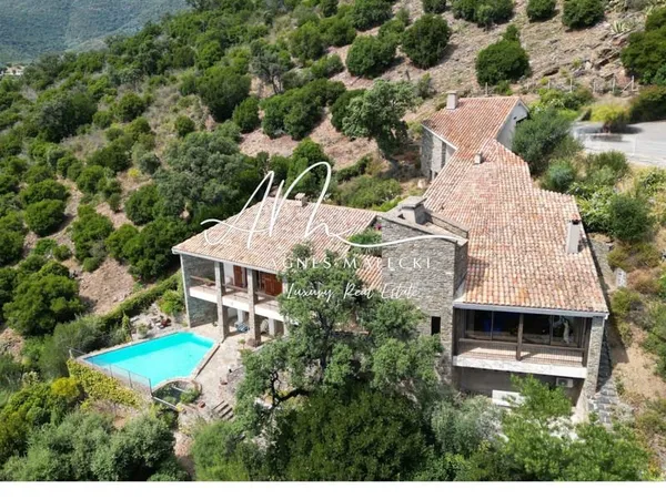 Villa d'Architecte Vue Panoramique sur les Îles d'Or