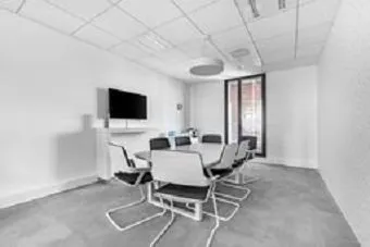 Espace de travail privé personnalisé en fonction des besoins uniques de votre entreprise à Montevrai