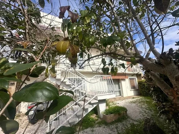 Maison 10 pièces 238 m²