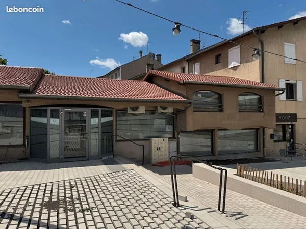 Local commercial 261 m² BOURG DE PEAGE