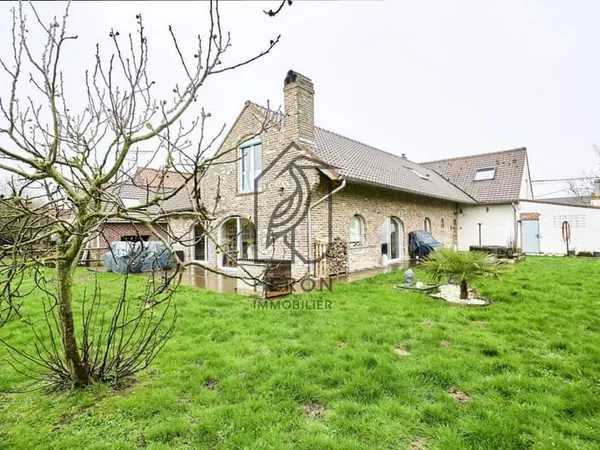 Maison 9 pièces 237 m²
