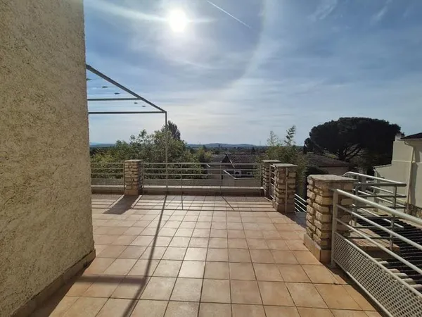 Villa 5 pièces 184 m²