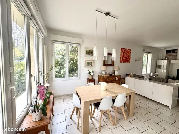 Maison 5 pièces 140 m²