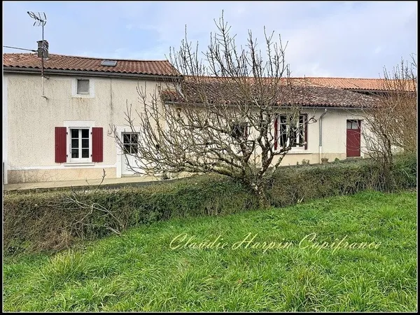 Maison à vendre 3 pièces VOUHE (79) environ 67 m² habitable, grandes dépendances - terrain 1147 m²