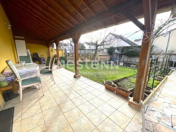 Maison 5 piéces / 3 chambres / garage / jardin et dependance
