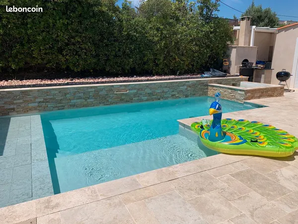 Villa piscine acces mer