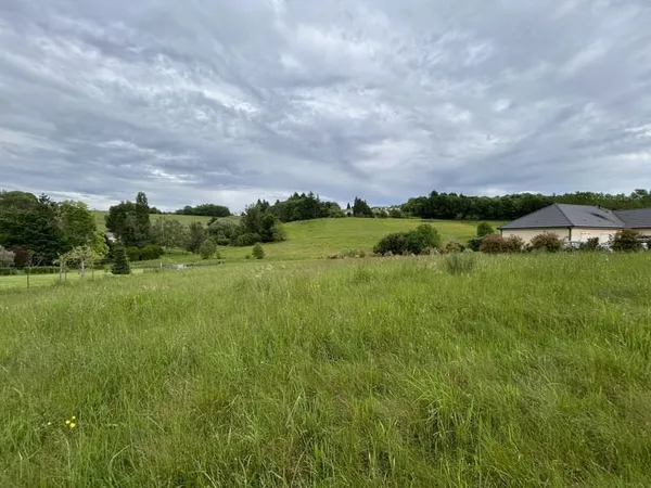 Terrain à bâtir à Sainte Fortunade en Corrèze