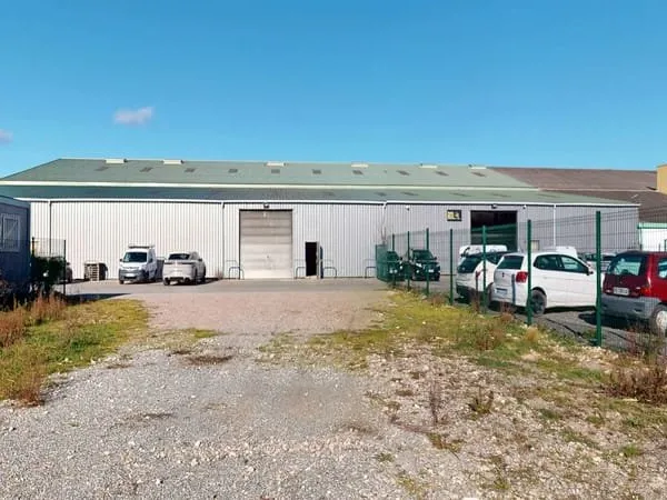 Entrepôt / local d'activités Fréjus 250 m2 + terrain