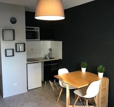 Studio meublé rénové dans résidence sécurisée proche gare et centre ville