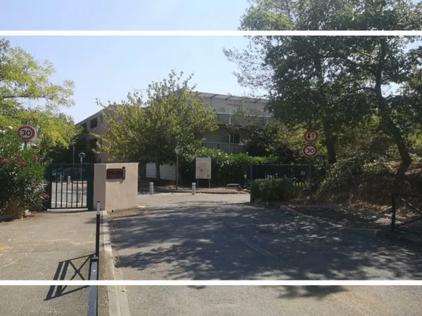 GARAGE 12 M² EN RDC : GARBEJAIRE
