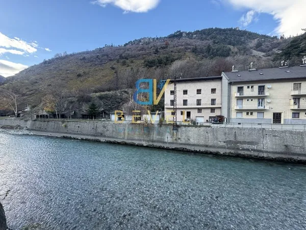 (73) MODANE - Bâtiment de caractère à réinventer, fort poten