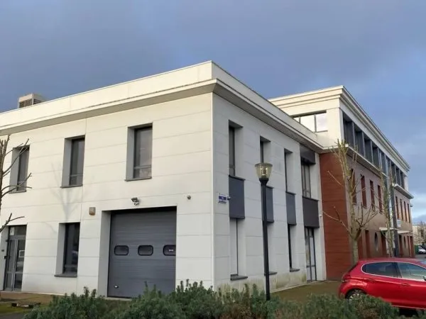 Local d'activité 232 m²