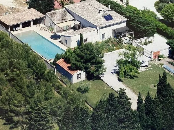 Maison 9 pièces 225 m²