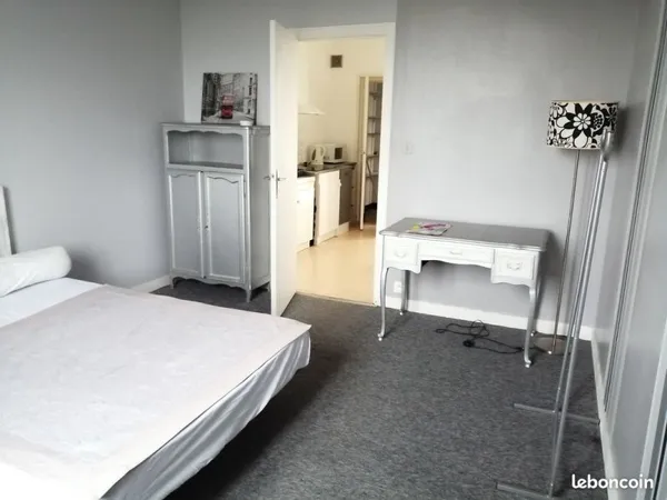 Location CHATEAUBOURG T2, A l étage maison particulière