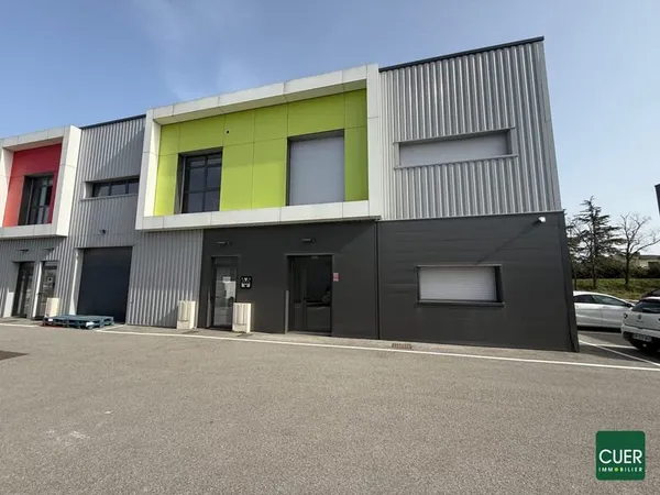 Local commercial 2 pièces 257 m²