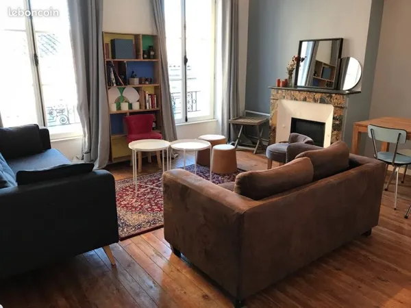 Location appartement T4 meublé Bordeaux centre quartier St Pierre