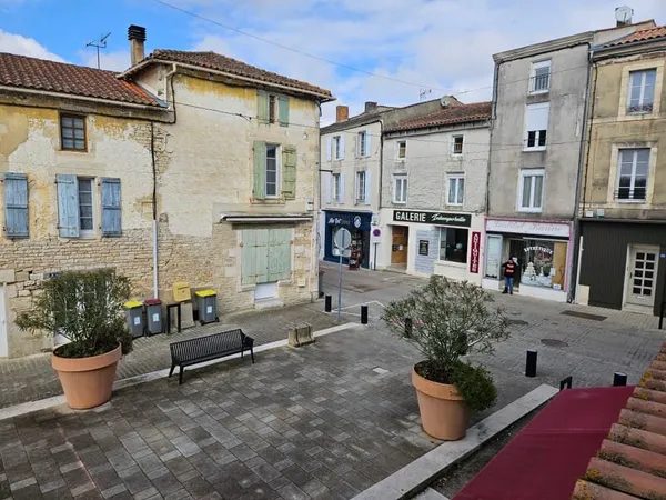 Murs commerciaux et appartement rentabilité 8.60 %