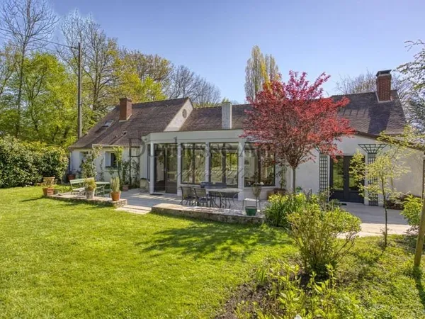 Maison 7 pièces 300 m²