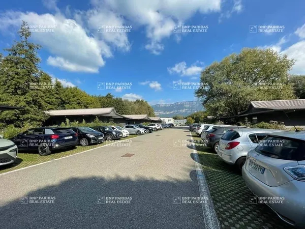 Bureaux 266 m²