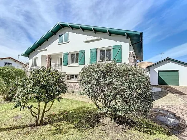 Maison 5 pièces 276 m²