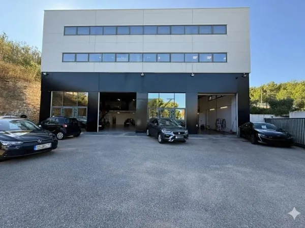 Local 433 m²