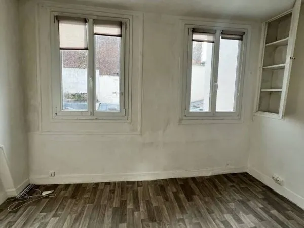 Chambre de service 1 pièce 13 m²