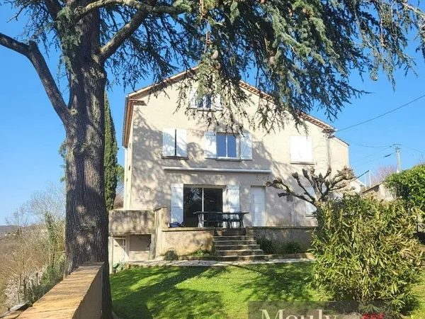 MAISON DE VILLE CAHORS CENTRE ENTIEREMENT RESTAUREE