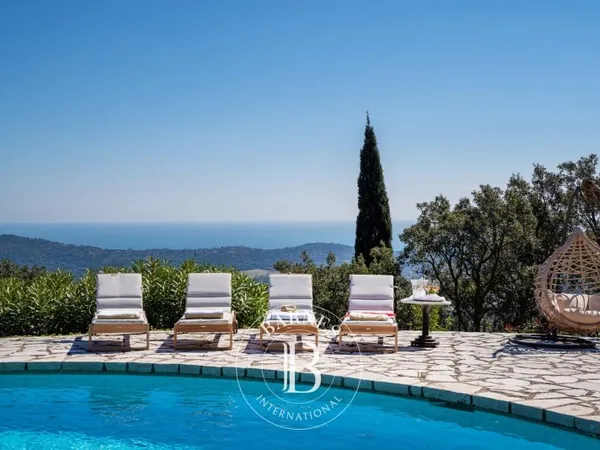 RAMATUELLE - VILLA 5 CHAMBRES - PISCINE - VUE MER PANORAMIQUE