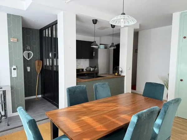 Maison de bourg rénovée avec grange et jardin