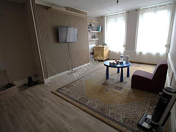 MONTCORNET : Local commercial (supérette) + Appartement