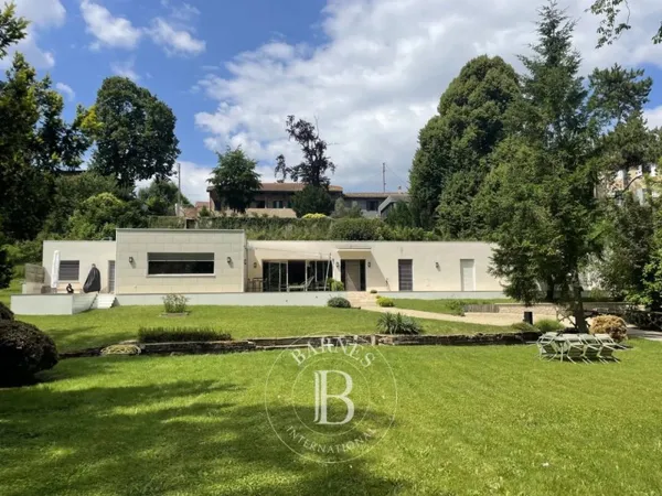 Bourgogne - Mâcon - Maison d'architecte - Quartier résidentiel -