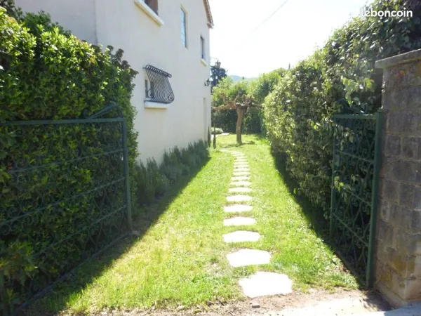 Maison individuelle de 118 M2 rénovée avec terrain clos de 627 M2