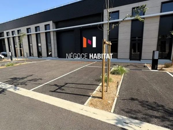 Local d activité de 270 m2