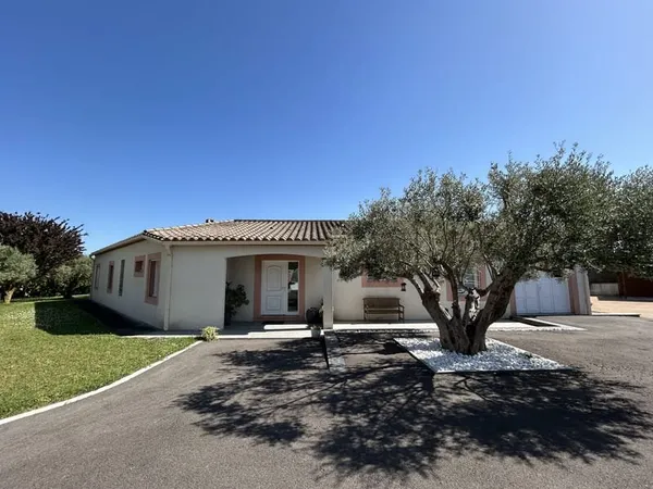 À Villemoustaussou, villa en vente avec Le TUC IMMO BRAM-Age