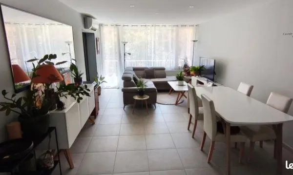 Bel Appartement T4 Lumineux & Traversant - 81 m² - Nîmes (Résidence Calme)