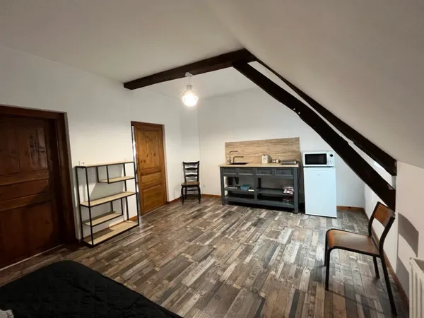 Loue chambre étudiante de 40m² dans résidence principale de particuliers