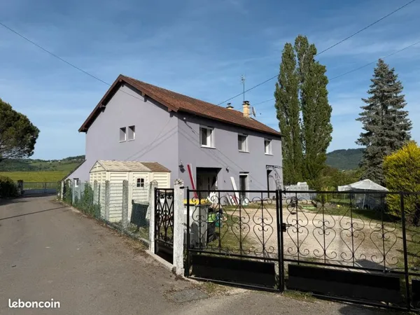 Maison familiale 6 chambres - 2000m² - Piscine - Marnoz