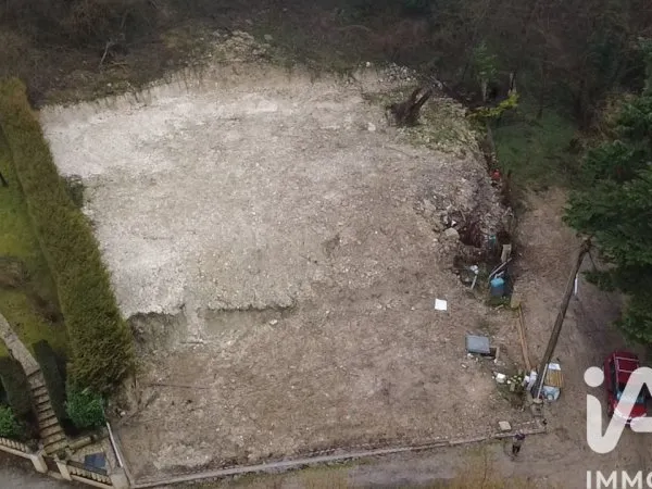 Terrain 1074 m²