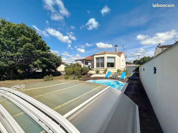 Maison familiale de 3 chambres et piscine