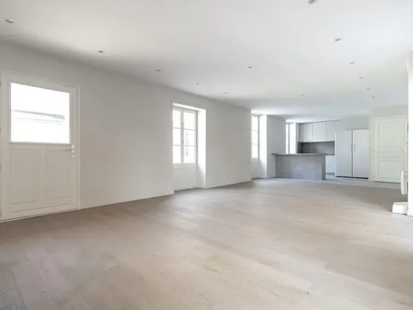 Maison 8 pièces 300 m²