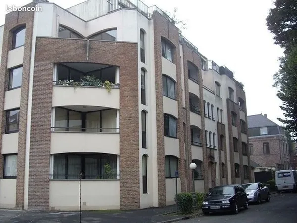 Studio 1 pièce 28 m²