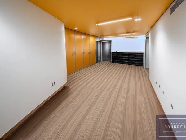 Bureaux 74 m²