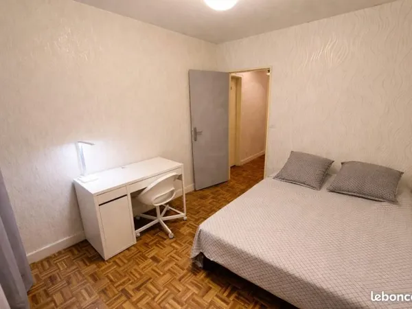 CHAMBRE EN COLOCATION de 9,74 m² à 10 minutes à pied de la gare du Val d'Argenteuil