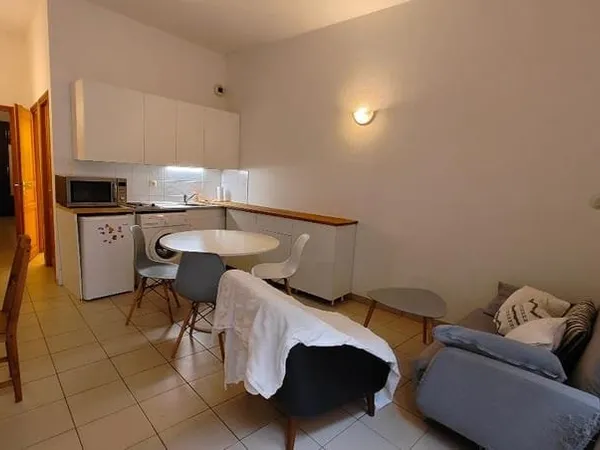 APPARTEMENT T2 MEUBLE - 10 EPEE