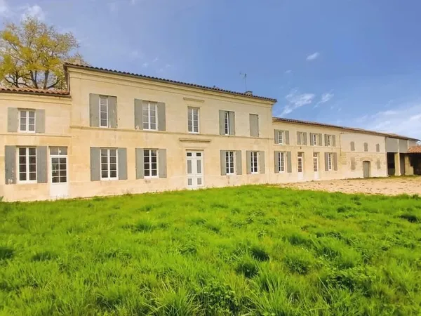 Grande maison de famille entre Cognac et Matha