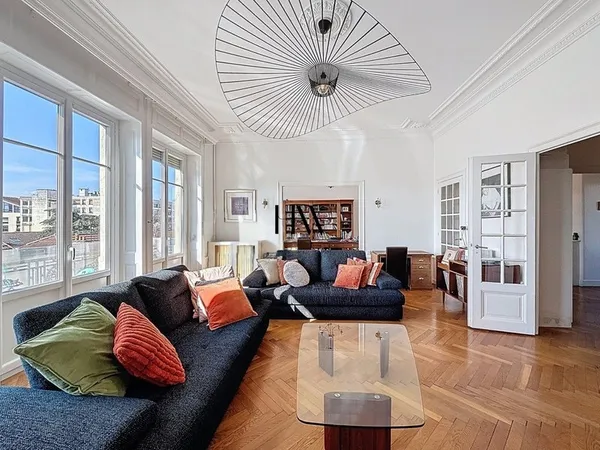 Appartement haussmannien de 183 m² - Centre-ville d'Annemasse - Idéal frontalier Genève