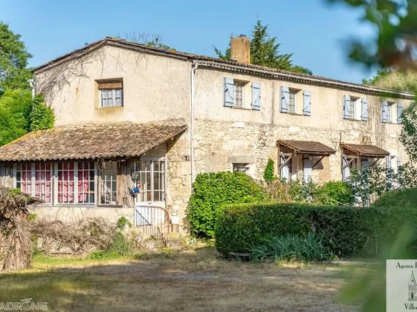 Maison de famille avec dépendances et 3 ha de terrain
