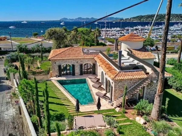 Villa 7 pièces 290 m²